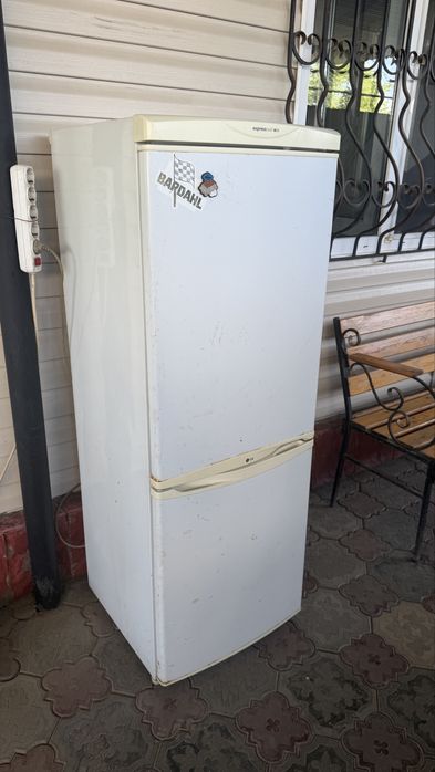 Холодильник двухкамерный LG