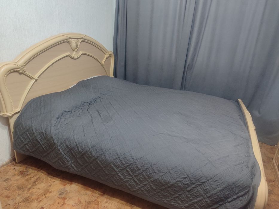 Продам двухспальную кровать Б/у