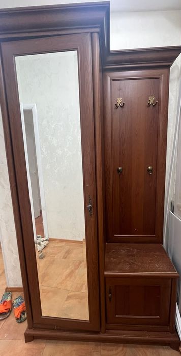 Продается прихожая мебель