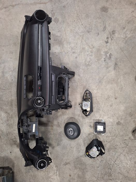 Арматурно табло Mazda 2 / Мазда 2 2016г.