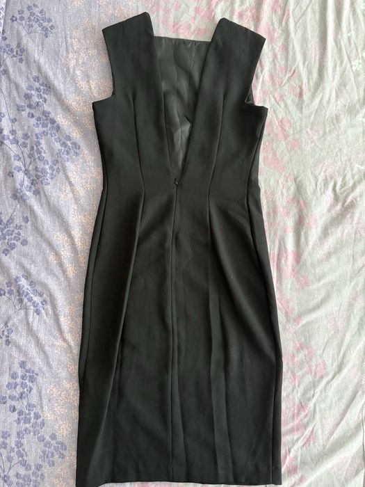 Официална черна рокля Zara