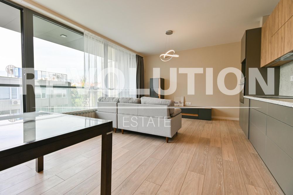 Дава се под наем Тристаен апартамент в София, Оборище - 106 кв.м за 997.05 € - Снимка #3