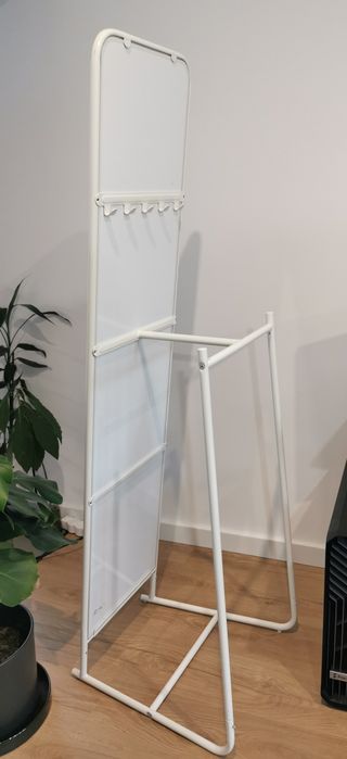 Vând oglinda Ikea multifunctionala