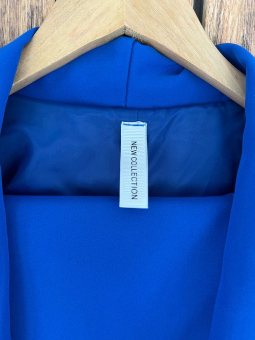 Костюм от две части чисто нов размер S-M