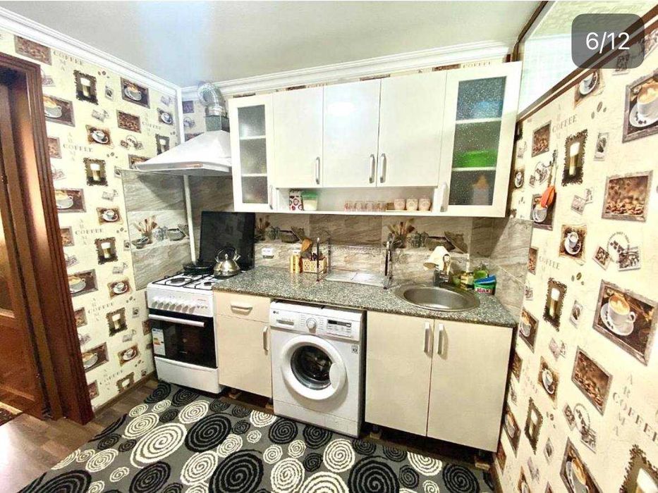 Сдается в аренду! Одна комнатная кв на 2 эт! В центре города (8 марта)