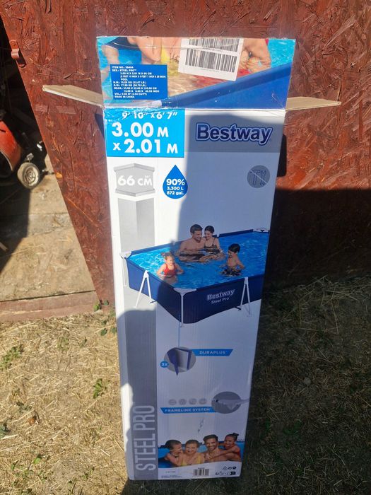 Piscina cu cadru metalic