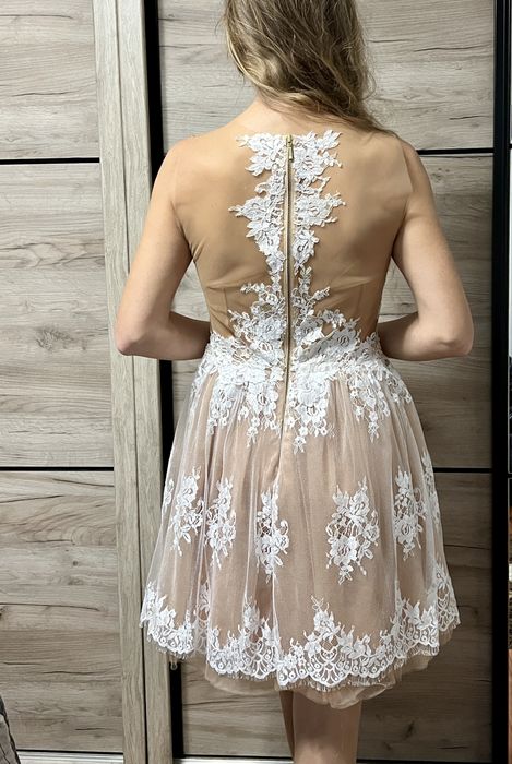 Rochie elegantă nude cu dantelă cusuta manual și tull fin