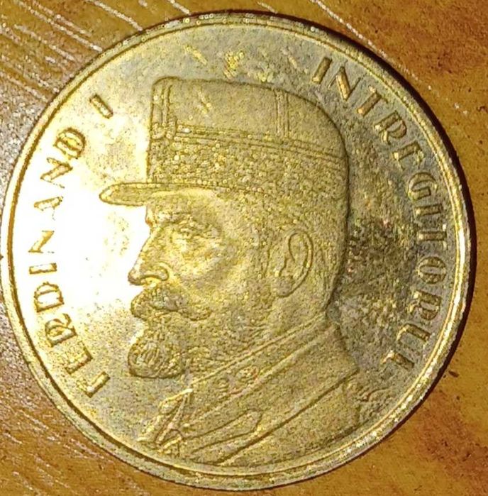 Vănd 3 monede , de colecție!