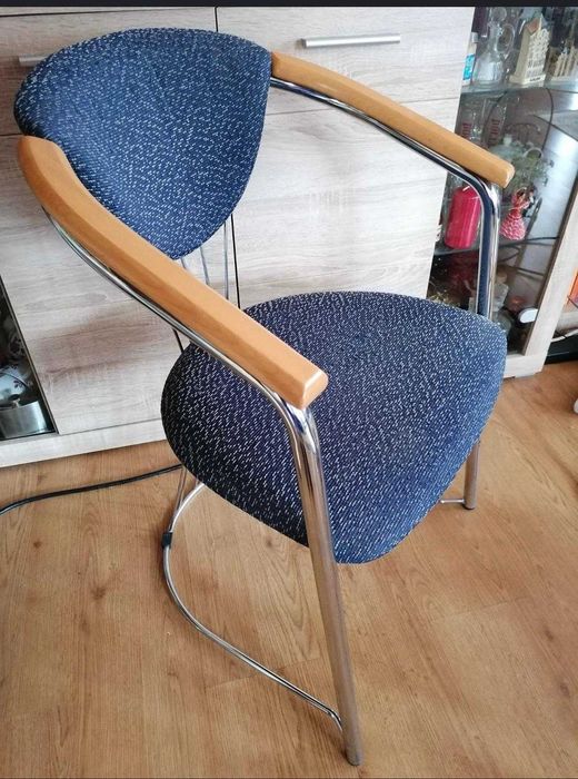 Scaune cu spătar comod