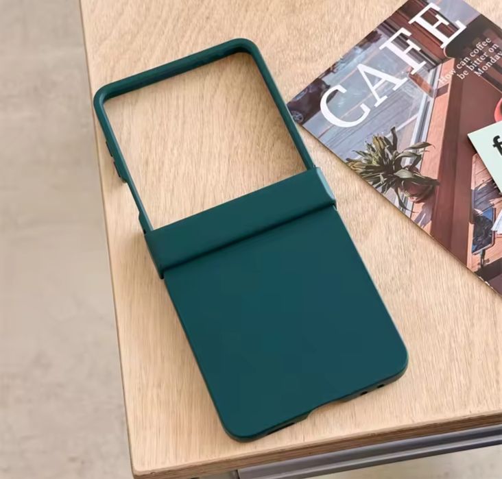 Samsung Z FLIP 7 Husa Plastic Ultra Slim cu Protectie Laterala