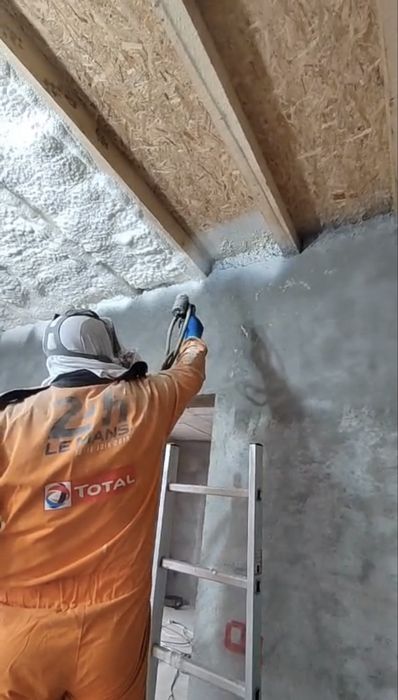Izolatii cu Spuma Poliuretanica