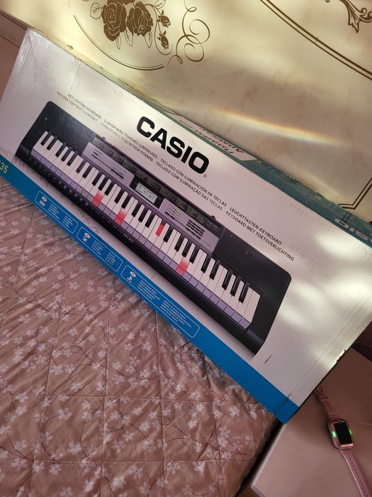 Продам синтизатор Casio