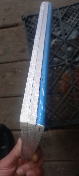 Тетрадь в клетку а4