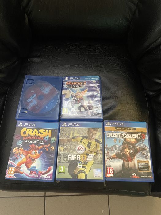 Vand jocuri ps4 20 lei buc