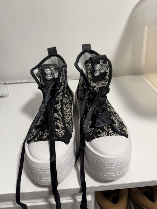 Дамски маратонки.