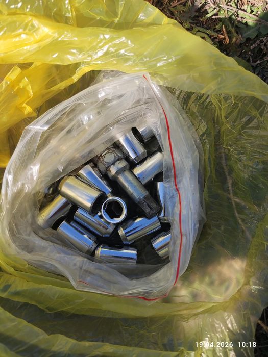 20 Гаек с секреткой.