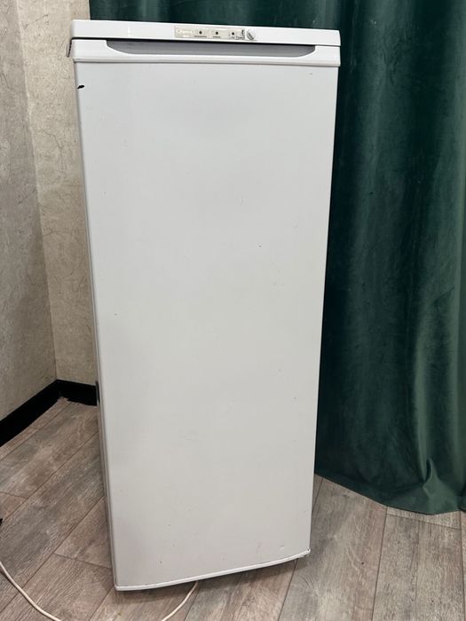 Продам б/у морозильную камеру