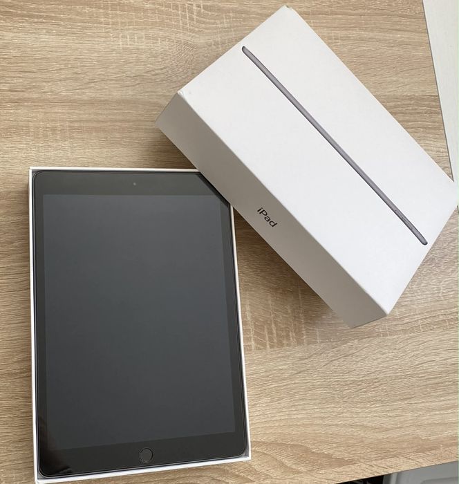 Apple iPad 8 2020 32GB – 3 huse + folie sticlă + stare excelentă