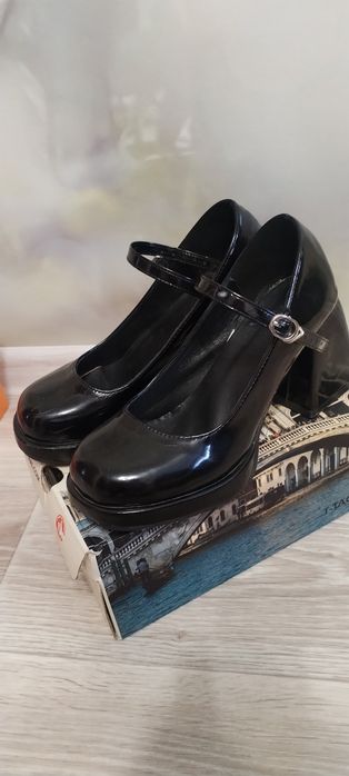 Продам туфли 39 рр в хорошем состоянии