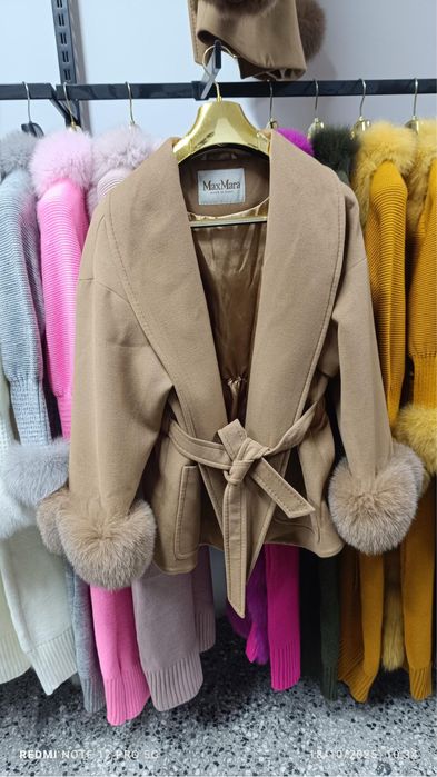 Кашмирено палто с естествен косъм