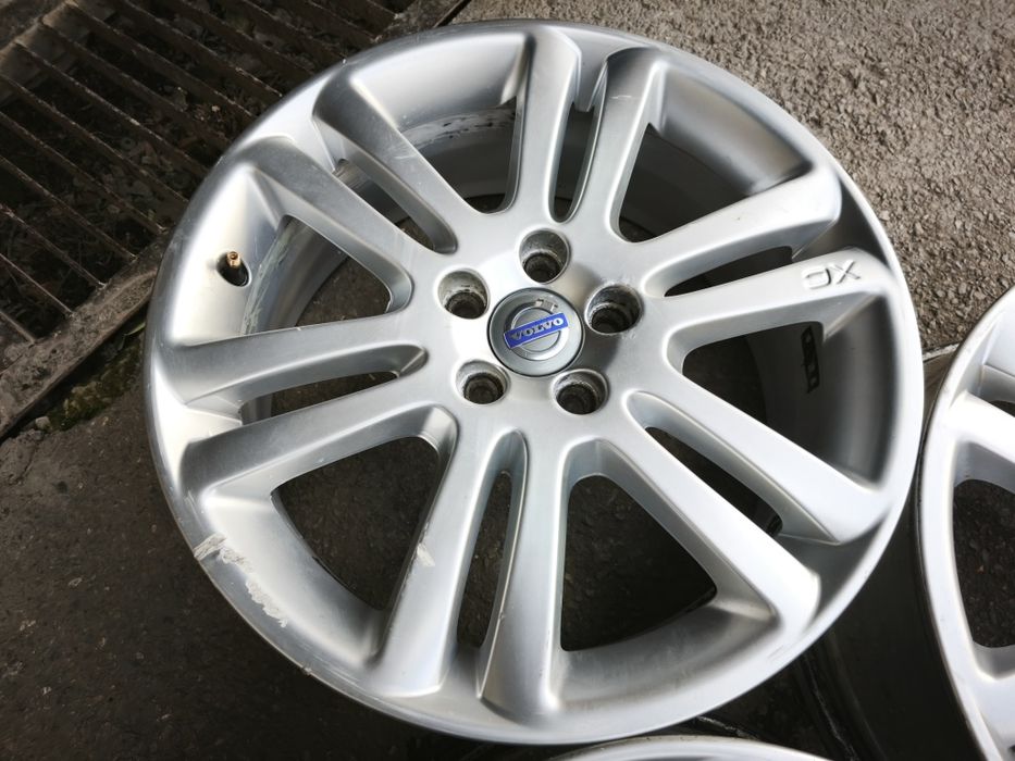18" оригинални алуминиеви джанти за Volvo.