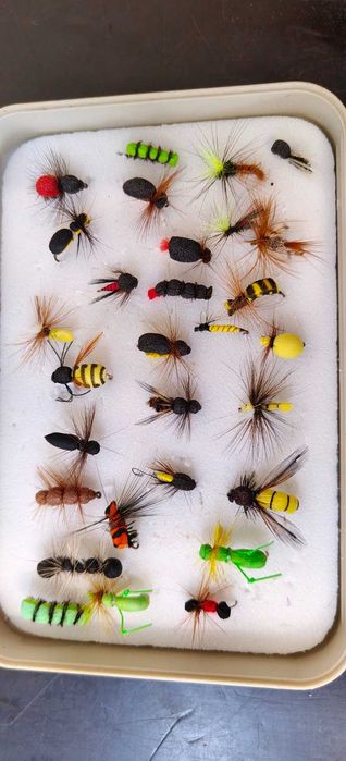 Менгеме + всички принад. за навиване на мухи за мухарски риболов