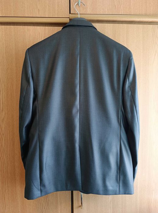 Vând costum pentru evenimente, mărimea 52