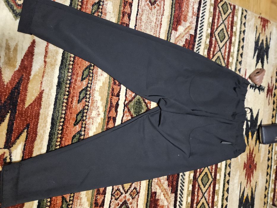 Pantaloni noi cu eticheta, Reflex