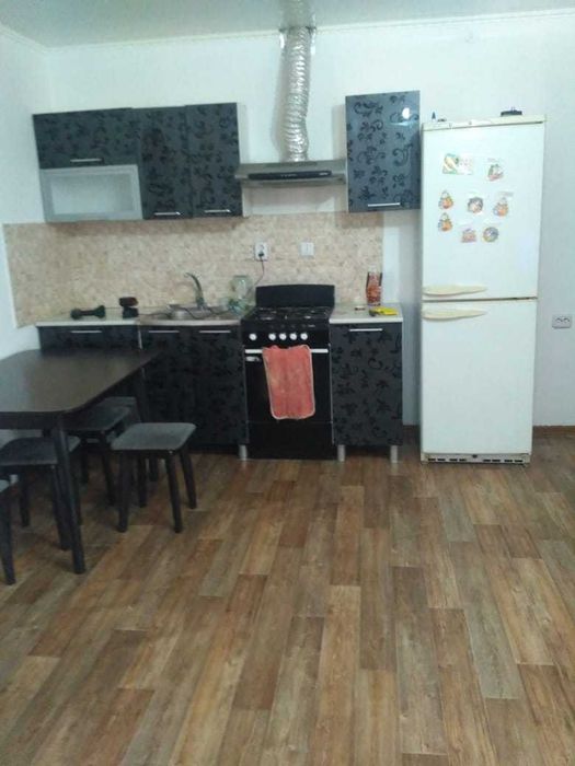 Продам 2-х комнатную квартиру .