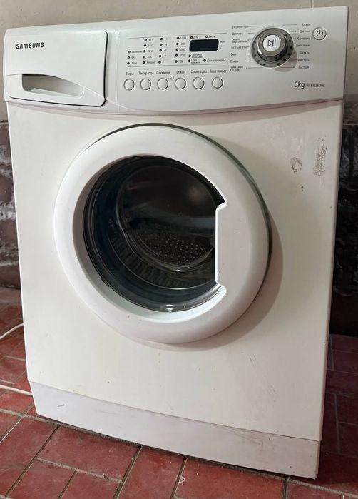 Samsung  kir moshinasi sotiladi.  Стиральная машина самсунг продаётся