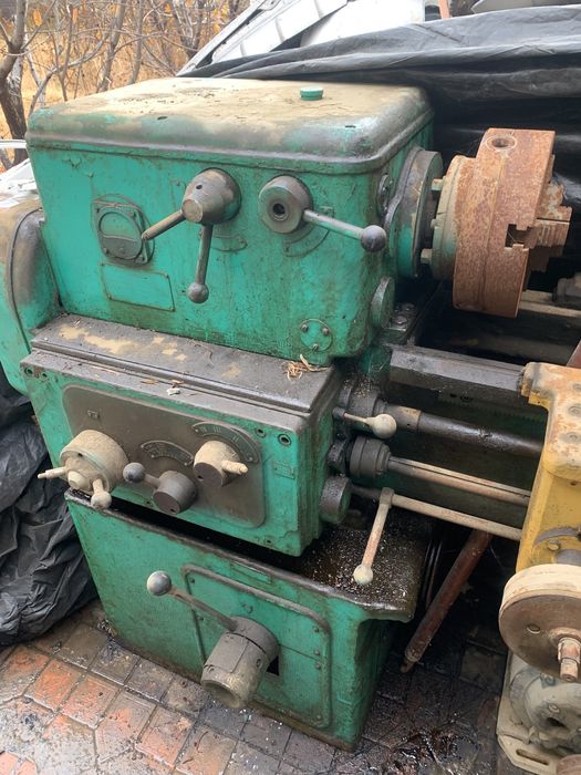 Продаеться токарный станок