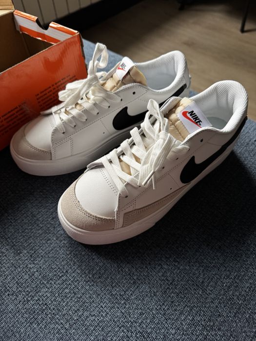 Продам кроссовки