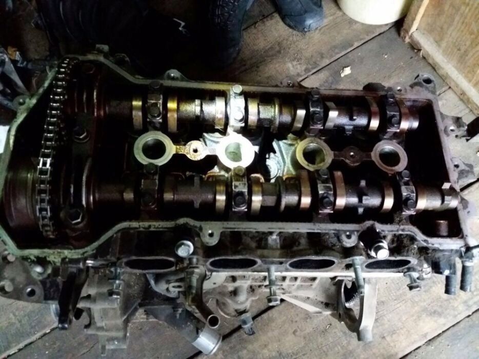 Продам двигатель на TOYOTA AVENSIS.