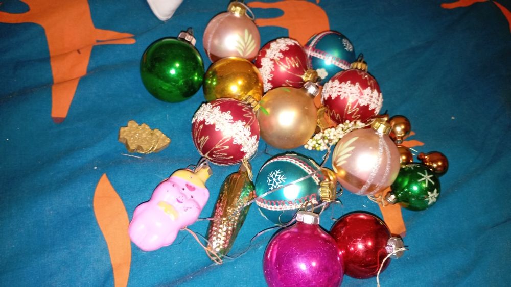 Продам Новогоднии статуэтки.