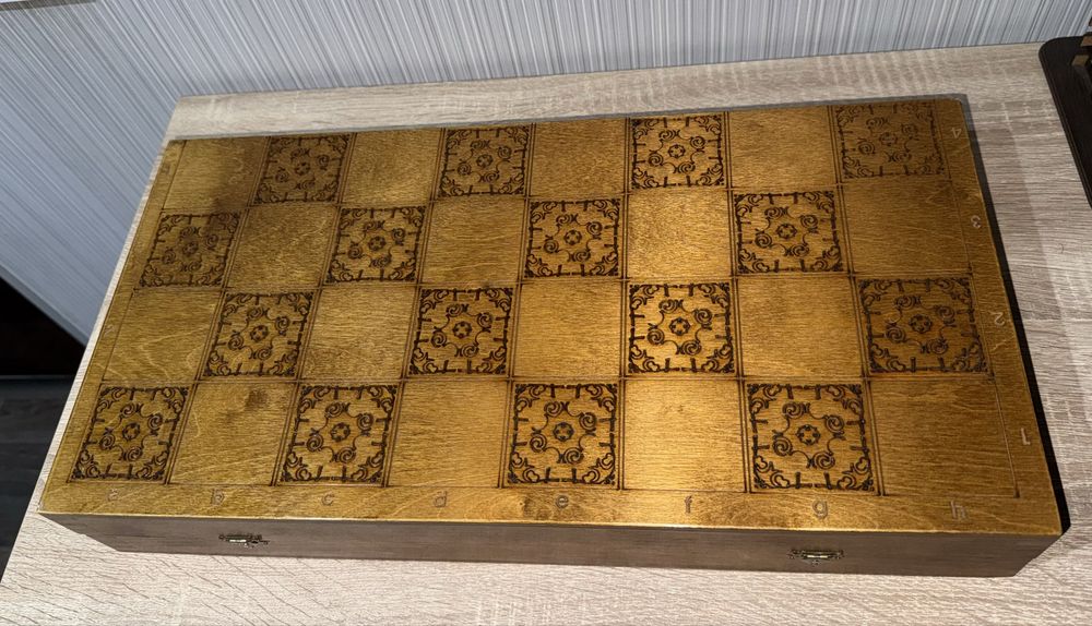 дървен комплект за шах и табла с ръчна изработка