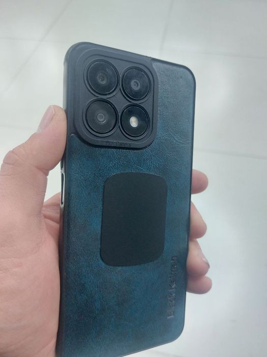 Honor x8a bor
Xolati yaxwi
Dak kar bor
Xotira 128 6
Narxi 1.6 kelishil