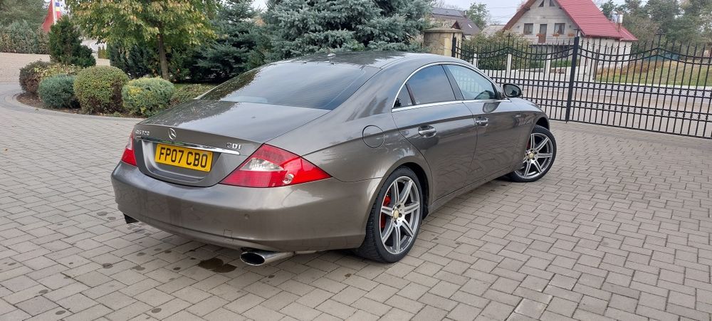 Mercedes CLS 320 din 2008 motor 3.0 V6 OM 642  Volan  pe dreapta Angli