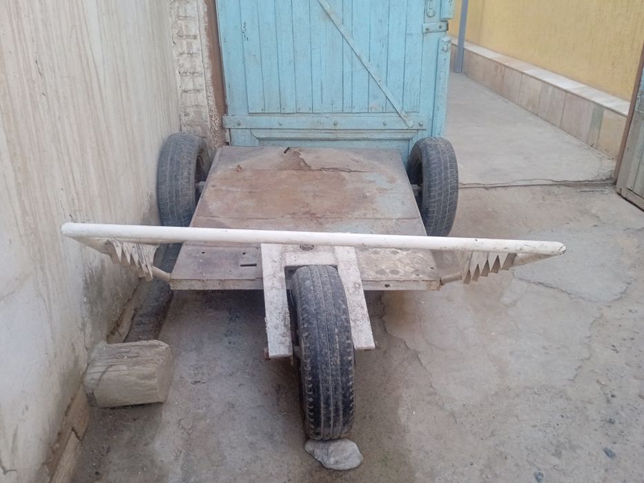 Тандир сомса учун ароба сотилади.