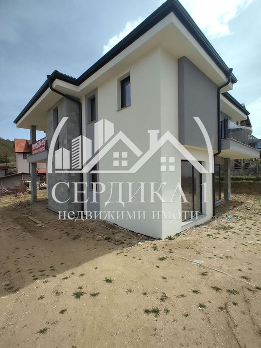 Къща в Благоевград-Еленово