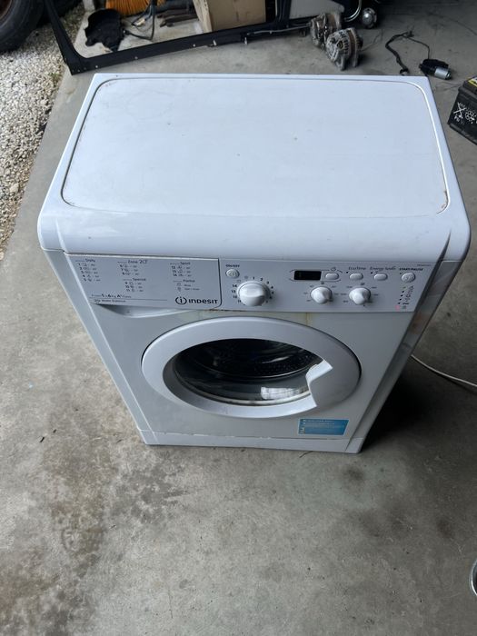 Продавам на части пералния indesit