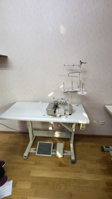 Продаётся оверлок машинка!