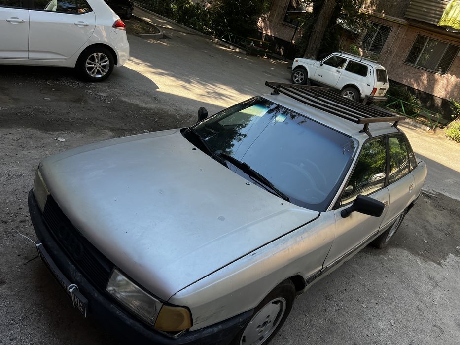 Audi 80 в среднем состоянии