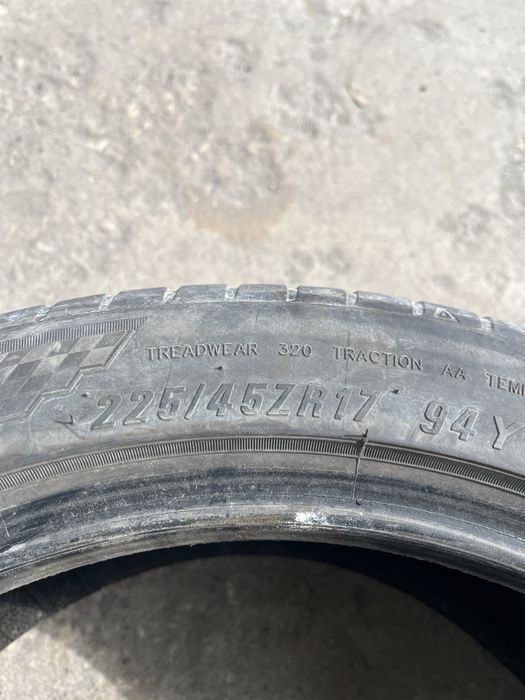 225/45/17 Maxxis