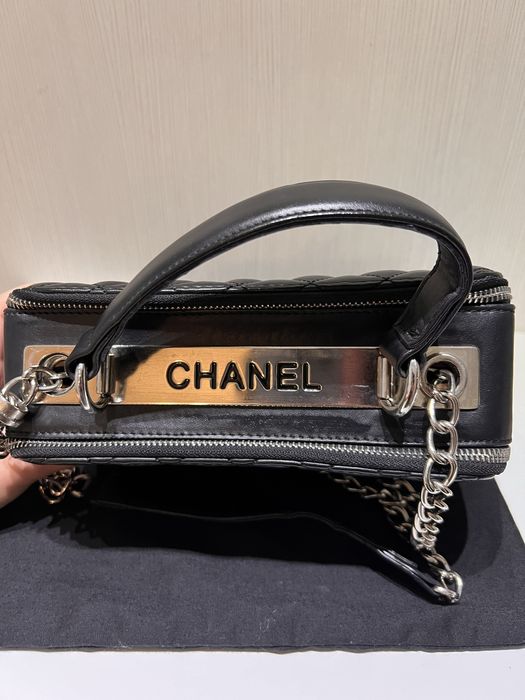 Geanta Chanel, neagra, piele ecologica 20x15 cm