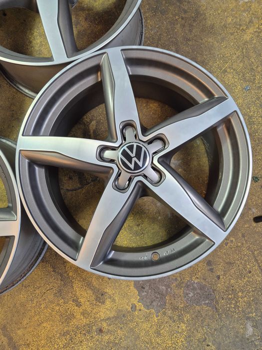 4 Jante Aliaj 5x112 17'' VW Golf Passat Touran Sharan Caddy Tiguan T-Roc Scirocco 7.5J ET 37 !