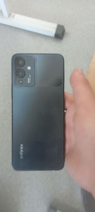 Infinix note 12i 600 000
