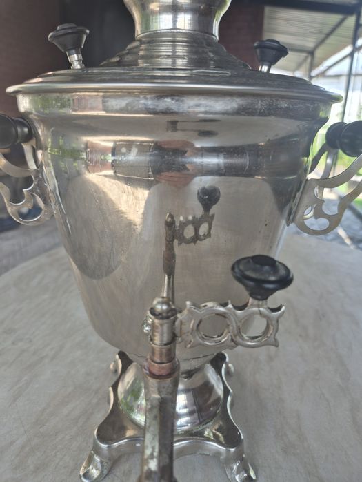 Продам самовар электрический в хорошем состоянии, объем три литра