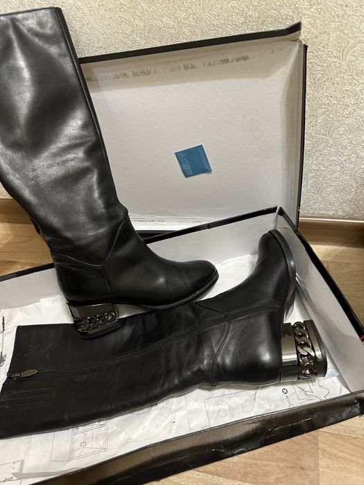 Кожаные сапоги