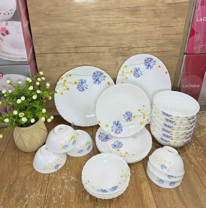 Набор посуды 24 персон. Китай