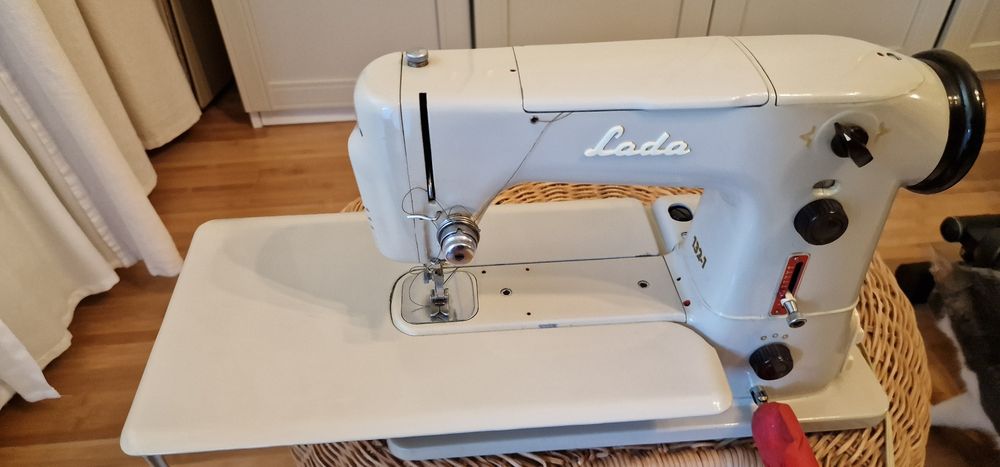 Masina de cusut Lada perfect functionala